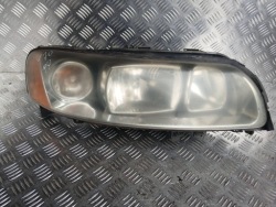 volvo V70 II фара правая передняя 30698835 2005R