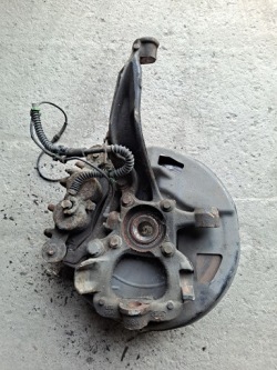 поворотный кулак Range Rover Sport L320 3.6