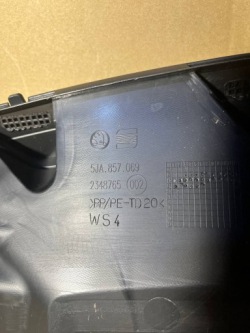 консоль торпеда SKODA seat TOLEDO 5JA857069