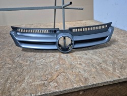 vw GOLF PLUS 5M0 решетка радиатора передняя