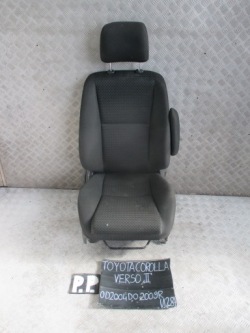 кресло правый передний TOYOTA COROLLA VERSO II 04-09r