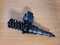 насос форсунка Audi A4 B5 1.9 tdi 038130073F
