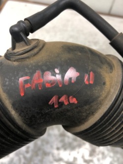 труба впуск Воздух SKODA RAPID FABIA II 6R0129654C 1.6 tdi