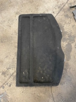SKODA OCTAVIA III HB полка багажника 5E5867769