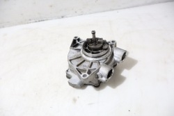 насос вакум opel ANTARA 2.2