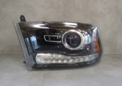 фара Dodge 1500 Black галогеновая линза 13- LH