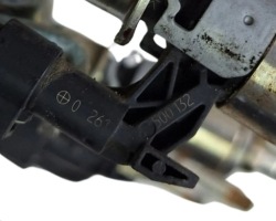 топливная рейка vw Audi 04E133320D