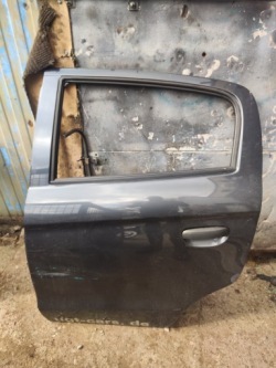 mitsubishi COLT VI CZ дверь правая передняя Комплектная 5D