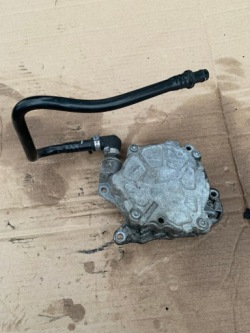 Audi A4 B8 2.0 tdi насос вакум 03L145100