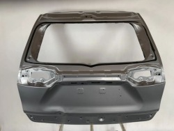 TOYOTA V 18r крышка багажника зад задняя 2018 4