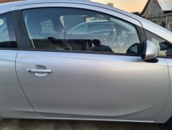дверь правая opel CORSA e 3 Z176