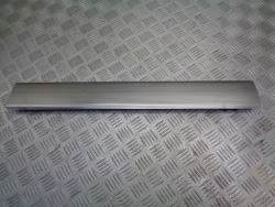 накладка на порог правый P GRAND VOYAGER IV 04754898