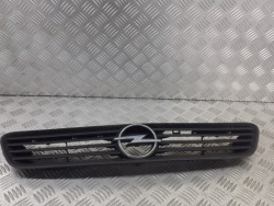решетка радиатора opel Astra G 1.4 16V 90588120
