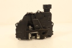 замок двери центральный правый передний opel CORSA d 1.2 13258274