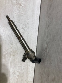 Audi A4 S4 B9 2016 форсунка 2.0 tdi