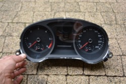 спидометр часы vw JETTA 5C6920886B