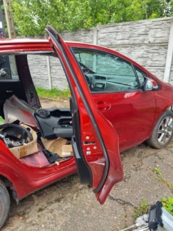 TOYOTA YARIS III 11-20 2011 r. 3N8 5D дверь правая задняя PT *