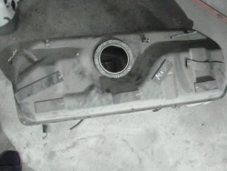 бачок SWIFT MK6 1.3 2007