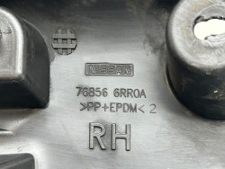 nissan ROGUE 2021 зад правая сторона молдинг боковое