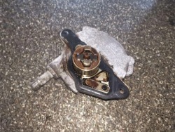 насос вакуум mercedes-benz (R172) A2712301665 1.8л бензин 2013