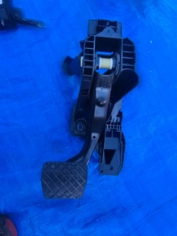 педаль тормоза vw PASSAT B8 5Q1723058AJ 14-22
