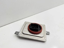 левый передний модуль Ксенон BMW F40 7933357 18273195 2.0л 225kw 2020