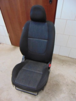 PICANTO II 3D 11- кресло правый передний комплектный