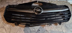 opel VIVARO b II 2 2014-2020 решетка радиатора хром 623104066R