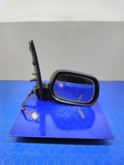 TOYOTA AVENSIS VERSO зеркало правое элекро