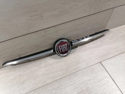 FIAT 500 рестайлинг решетка радиатора 735637413