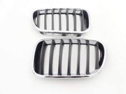 BMW X3 F25 2010-2014 решетка радиатора левая 51117210725