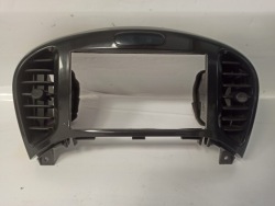 nissan JUKE рамка радио свет 68260 1KE0A 682601KE0A