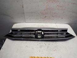 решетка vw PASSAT B8 рестайлинг 2019- 3G0853653K