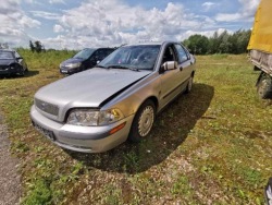 volvo S40 шланг воды 2000 1.9л