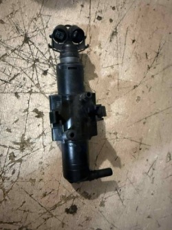 распылитель воды фары левый FORD KUGA MK2