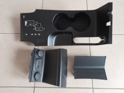 Hyundai IX35 2010- рамка панель подлокотника