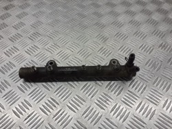 топливная рейка TOYOTA YARIS и 1.4 2381033010 0281002507 0445214032