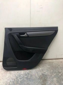 дверные карты задний правый vw PASSAT B7 универсал 3AF867212