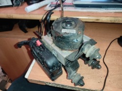 1K0614117J блок ABS seat Leon II
