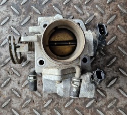 ДРОССЕЛЬНАЯ ЗАСЛОНКА mazda 323F BJ РЕСТАЙЛИНГ 1.6 ZM01 5580