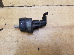 крепление vw PHAETON 02- 058133459