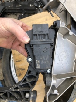 педаль газа потенциометр Audi A6 C6 4F1723523B