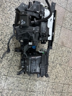 Hyundai TUCSON 4 IV отопитель салона радиатор отопителя 97200-N7070 20-24r европа