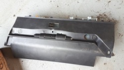 Audi A8 D3 подушка коленная пассажира 4E0880842A