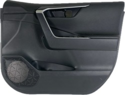 TOYOTA RAV4 V 5 2020 - дверные карты правый передний 67611-X1B32