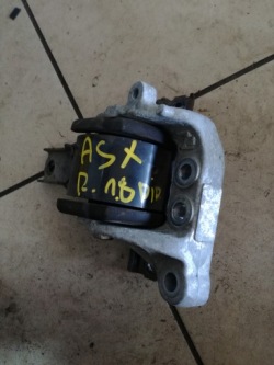 mitsubishi ASX 2010 - 2018 год 1.8DID лапа подушка Двигателя