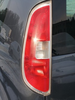 задний левый фонарь SKODA ROOMSTER 2009 год