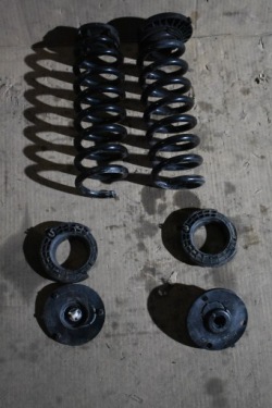 комплект. пружины задние MERCEDES W205 1