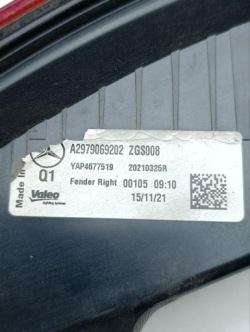 задние фонари mercedes-benz EQS 2022 с правой америка A2979069202