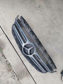 MERCEDES W205 решетка радиатора хром комплектный